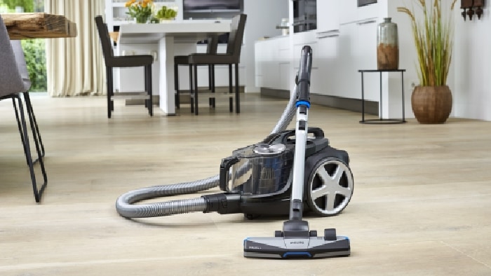 Bagless vacuum cleaner